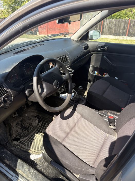 VOLKSWAGEN Golf 2000 — imagine 3