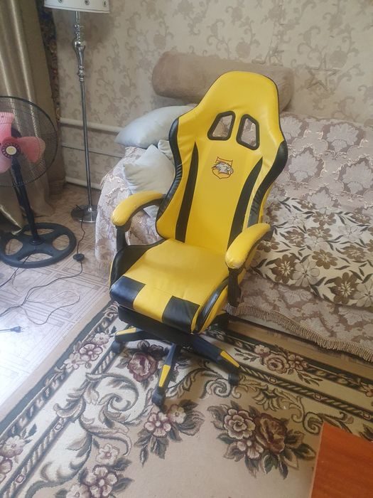 Продаю игровое кресло