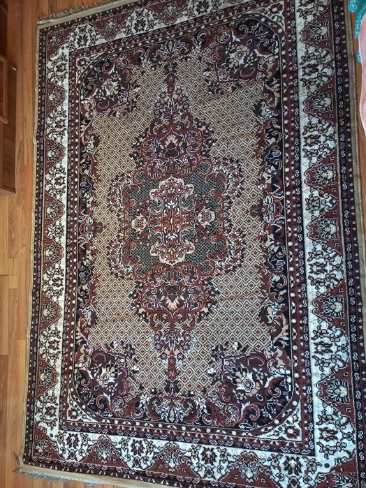 Продам ковры, дешево.