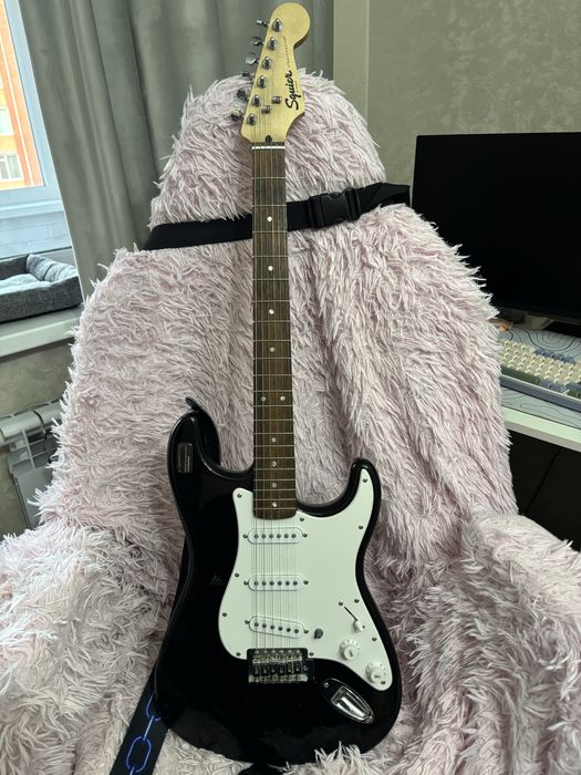 Электрогитара fender