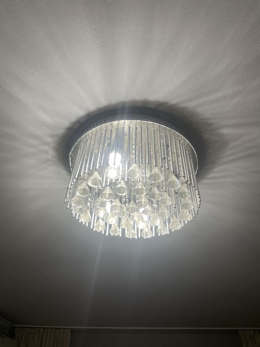 Продам люстру в зал!