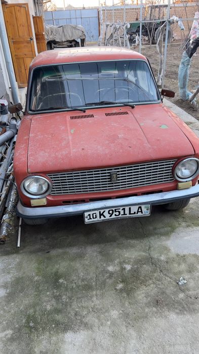 Жигули 21011 сотилади холати урта