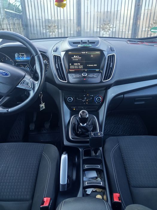 Vând sau schimb doar cu suv Ford C-MAX 2015 • 1.5 TDCi Diesel • Euro 6
