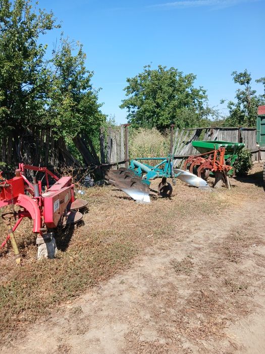 Tractor cu utilaje de vanzare