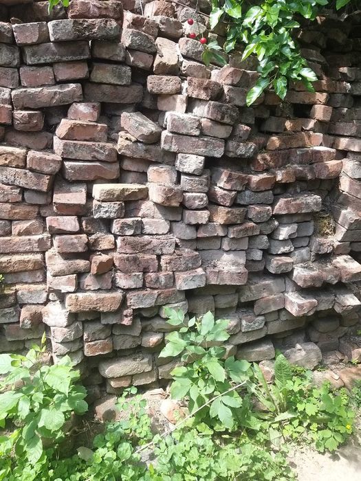 Vând cărămidă - STARE FOARTE BUNĂ