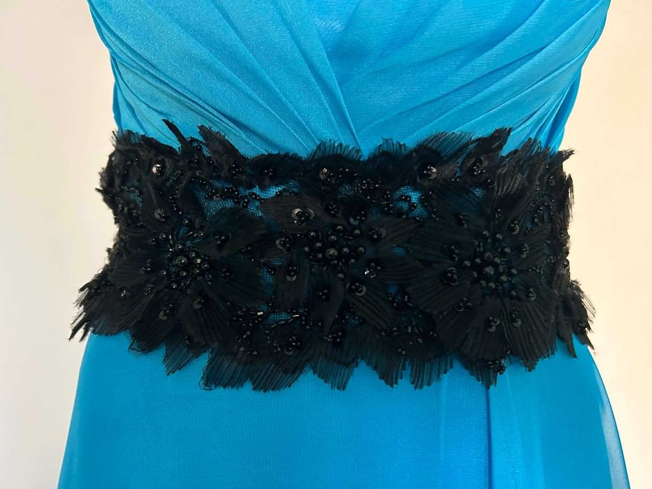 Синя елегантна бална рокля