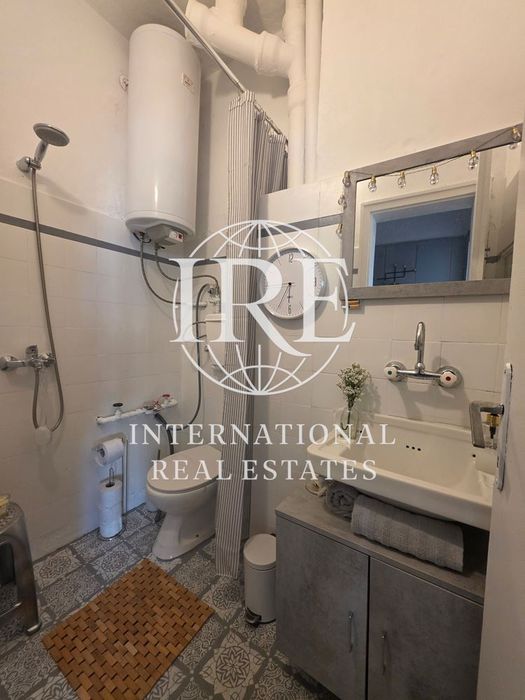 Продава се Тристаен апартамент в Варна, Център - 80 кв.м за 2500 €/кв.м - Снимка #11