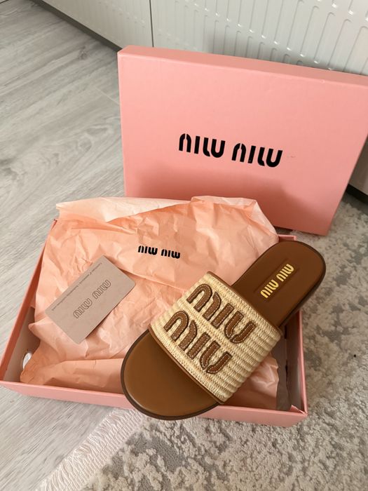 Flip flop miu miu
