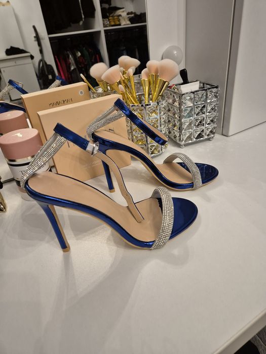 Sandale noi, mărimea 37