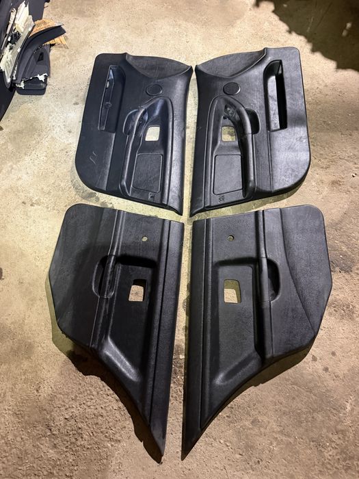 Fete usi e36 sedan cu airbag