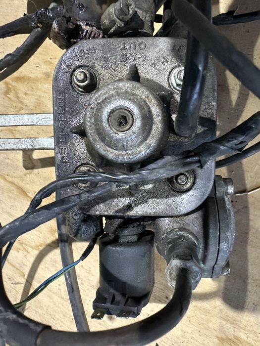 Газов инжекцион свален от блъснат автомобил