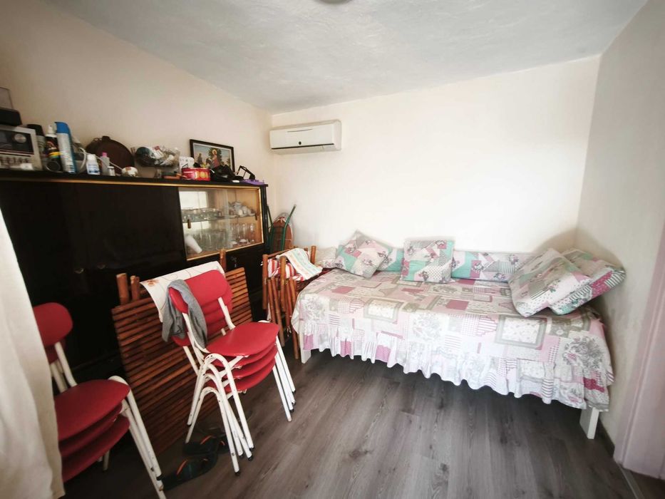 Продава многостайна къща 70 м2 с 2 парцела 330 м2 в Аспровалта, Гърция