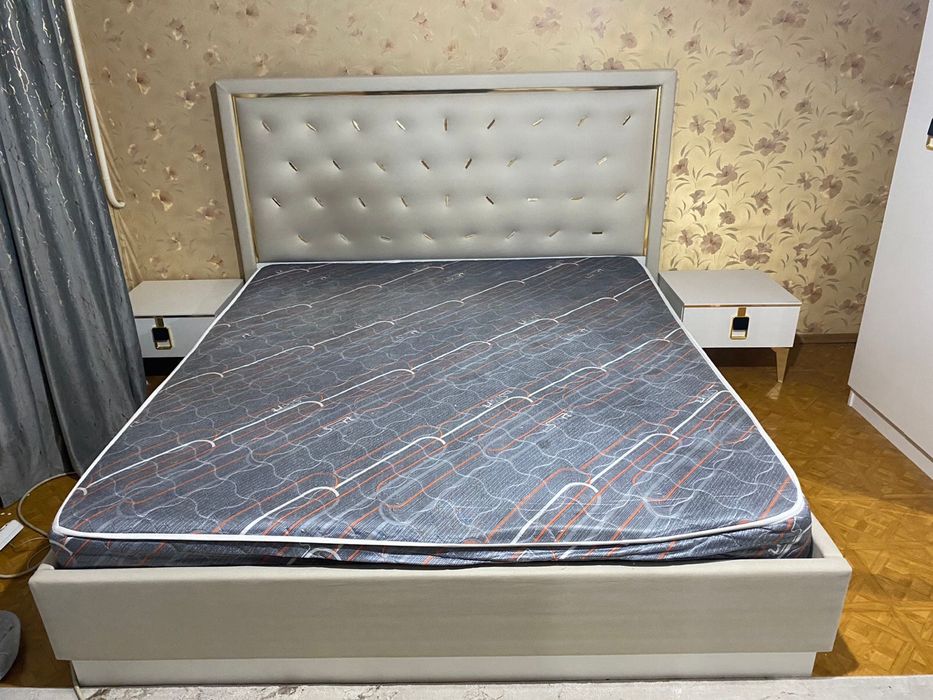 Продам спальный гарнитур