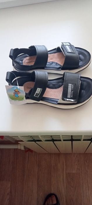 Продам красивые босоножки для мальчика