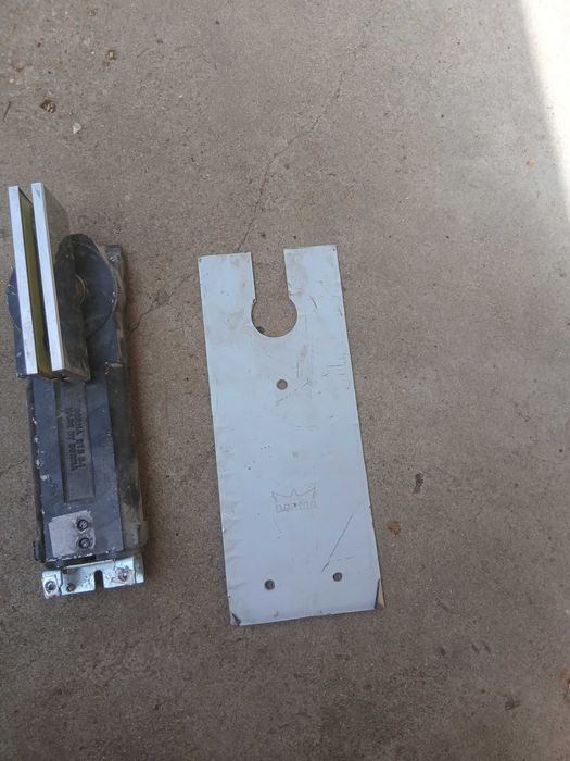 Панти и подови автомати Dorma – За стъклени и алуминиеви врати