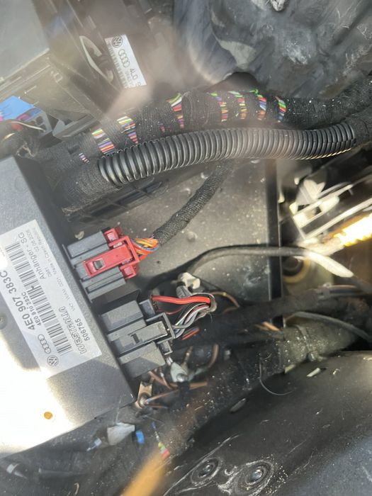 Теглич и модул свалени от Ауди Ку 7 4Л Audi Q7 4L с модул комплект