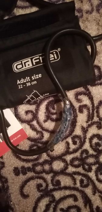 Тонометр рабочий, можно на запчасти, нужно поменять трубки