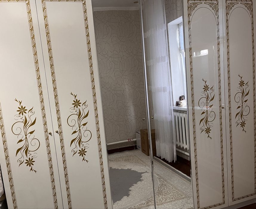шифонер (6 двер) с комотом