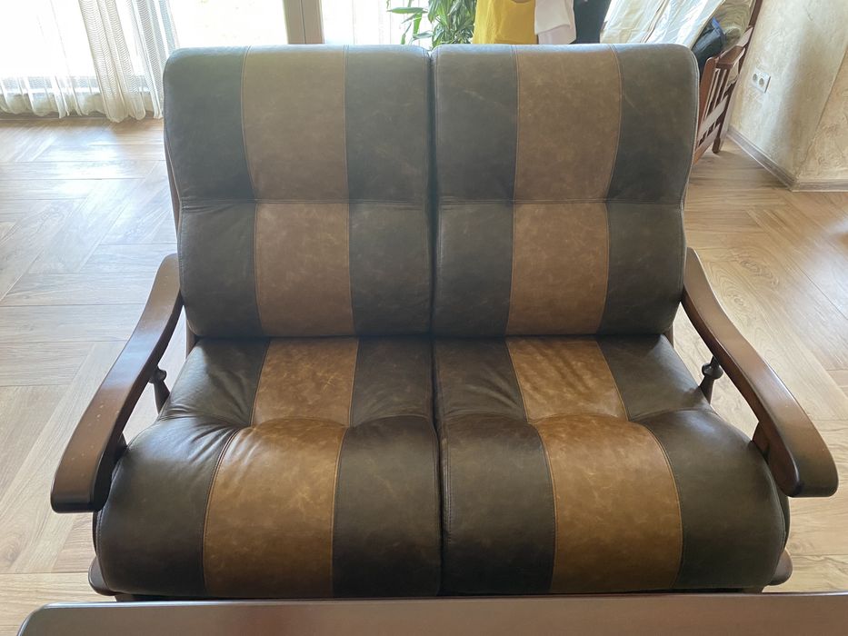 Мека мебел с маса