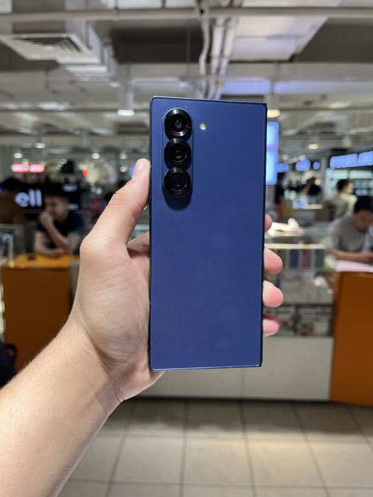 Galaxy Samsung Z Fold 6