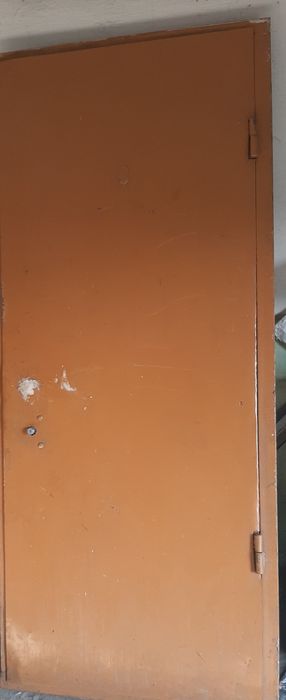 Наружная железная Дверь хорошим состоянии