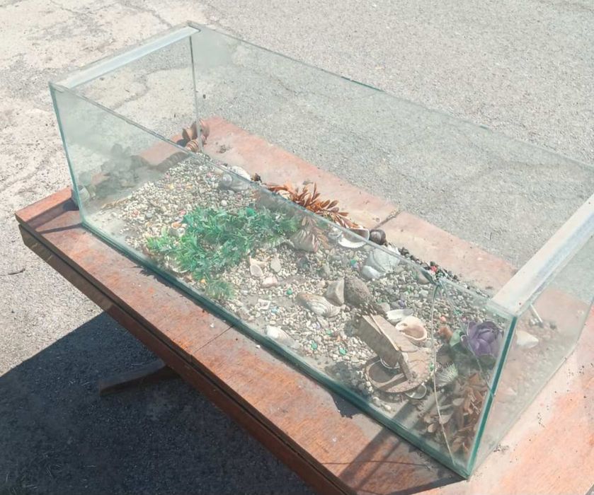Продавам аквариум