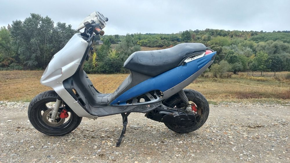 Vând sau schimb scuter malaguti f12