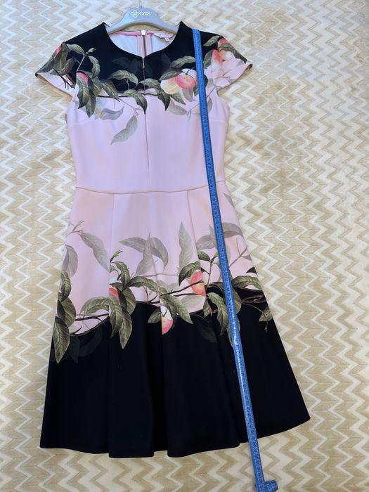 Оригинална рокля на Тед Бейкър