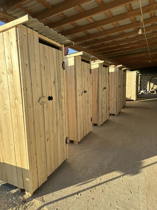 Туалет деревянний