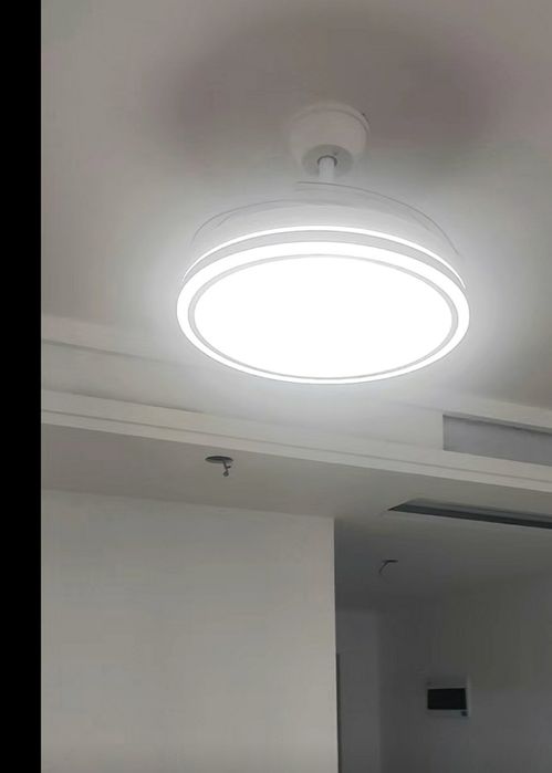 Продам люстры айфон срочно