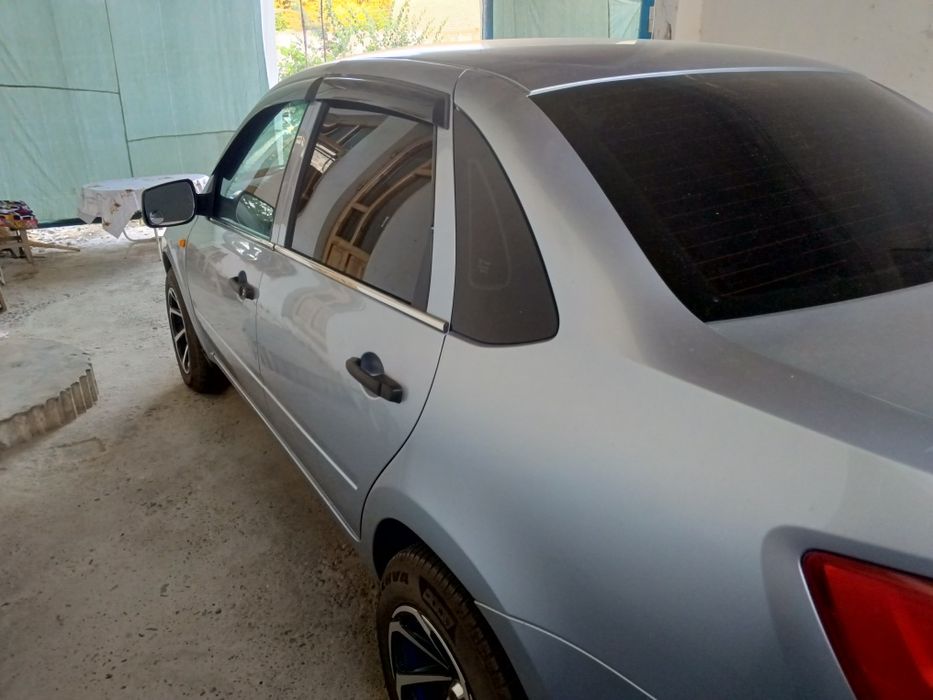 Lada granta 2012