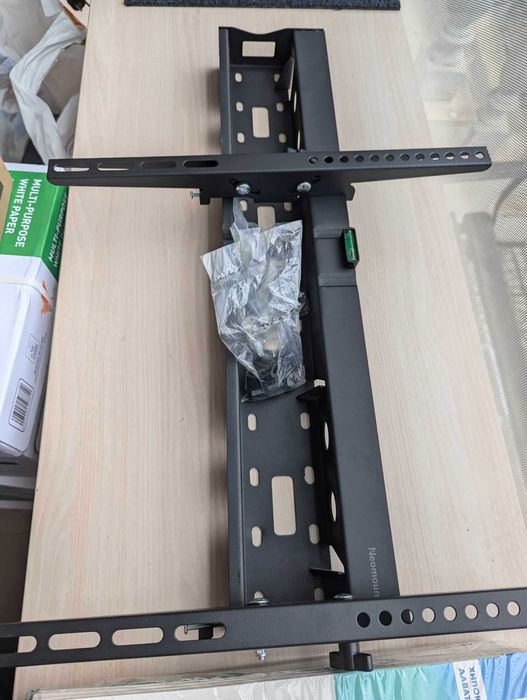 стенна стойка за телевизор