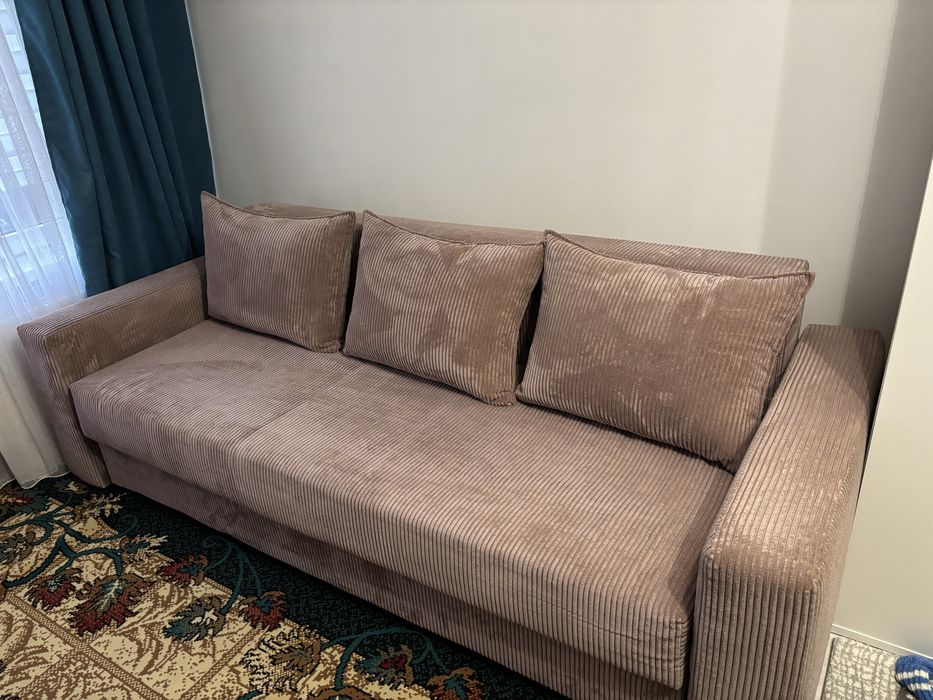 Canapea extensibila cu lada de depozitare