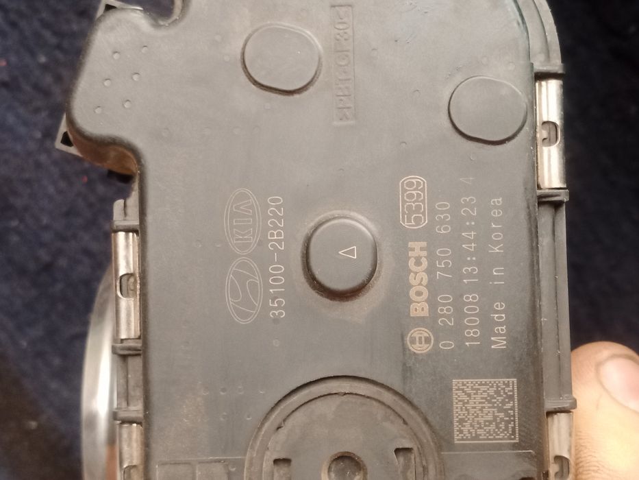 Дроссельная заслонка  bosch kia ceed