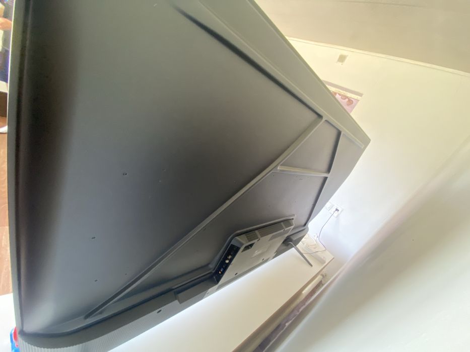 Продам телевизор TCL