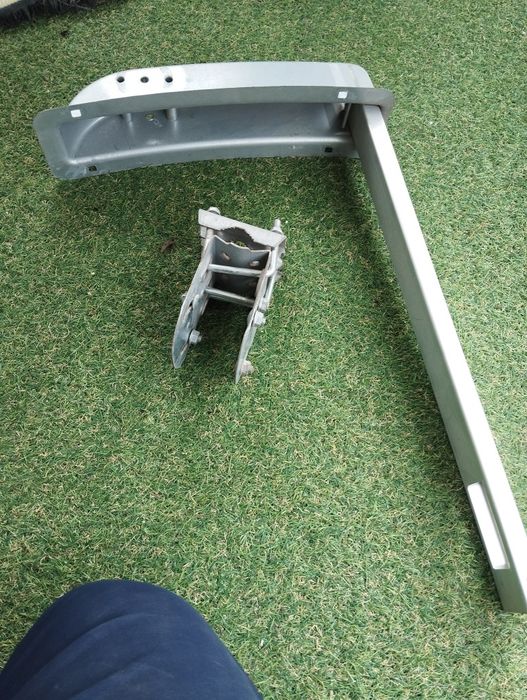 Скоби за сателитна чиния