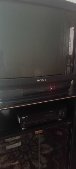 Телевизор,  видеомагнитофон Sony