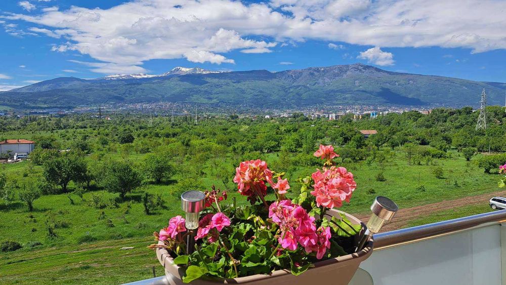 Дава се под наем Тристаен апартамент в София, Малинова долина - 130 кв.м за 1000 € - Снимка #10