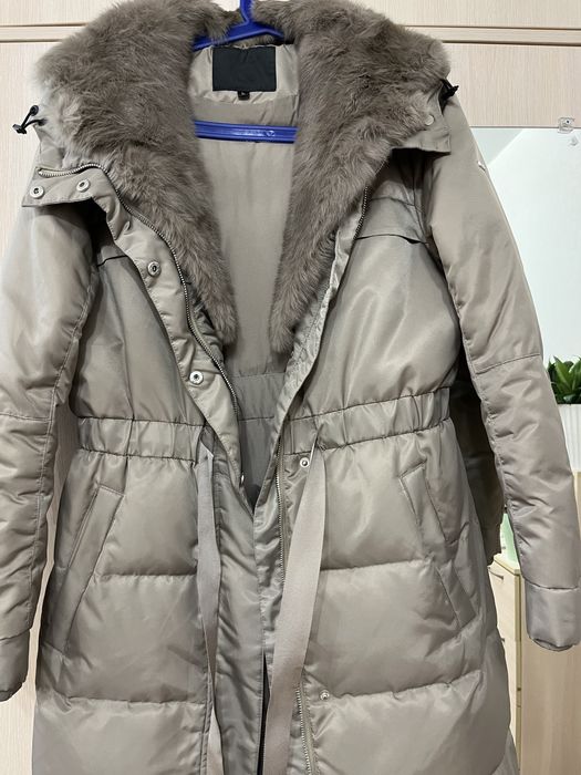 Продам пуховик зима весна