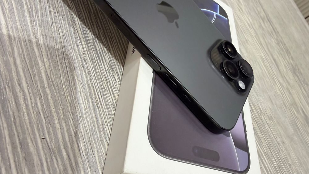 Iphone 16 Pro Max 256 сотилади