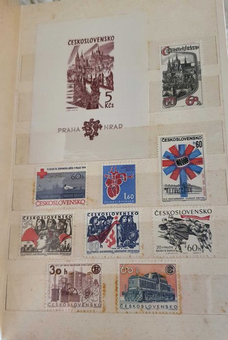 Продавам колекция от Чехословашки марки