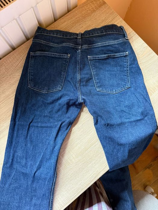 Blugi Zara in stare ff buna perfecti pentru orice ocazie