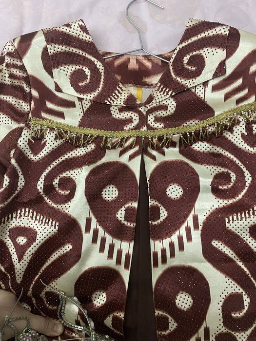 Milliy atlas ko‘ylak — nafis, oz kiyilgan