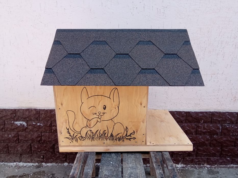 Домик, будка для кошек