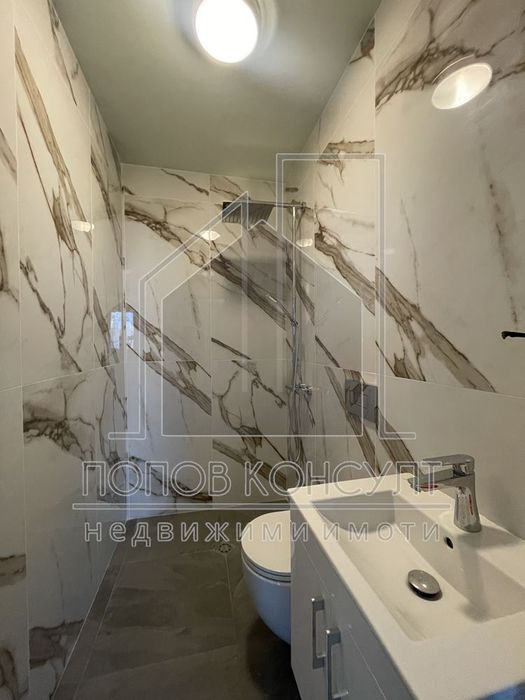 Продава се Многостаен апартамент в Пловдив, Кършияка - 196 кв.м за 1526 €/кв.м - Снимка #2