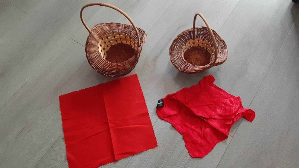 Costum Scufita Rosie - marime 5 - 10 ani