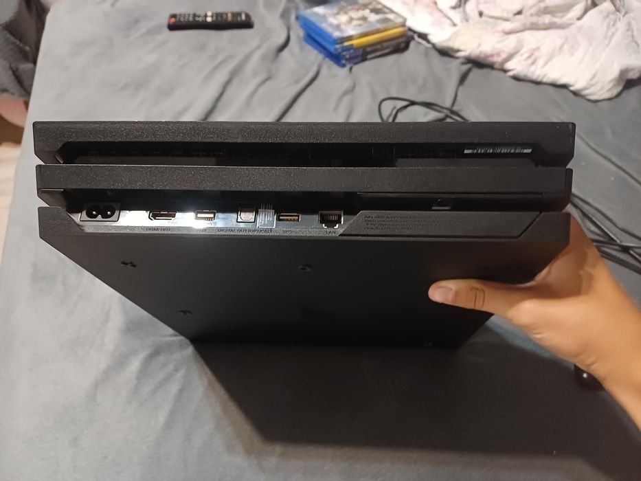 ПРОДАМ Sony ps4 Pro