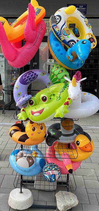 Produse gonflabile pentru vara colace, saltele pentru magazin