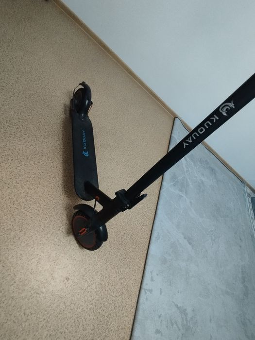Продам электросамокат KUQUAY