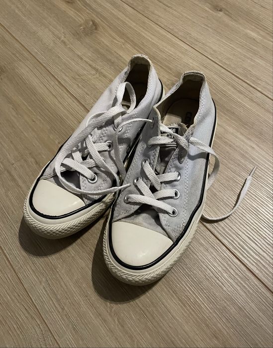 Converse lavandă